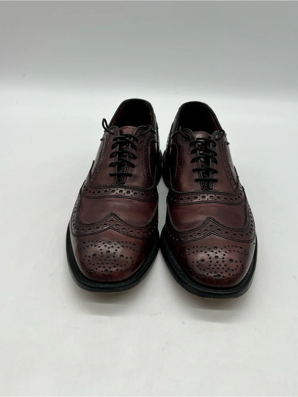 Allen Edmonds McAllister Men 7.5D Burgundy Leather Wingtip Oxfords Dress Shoes.